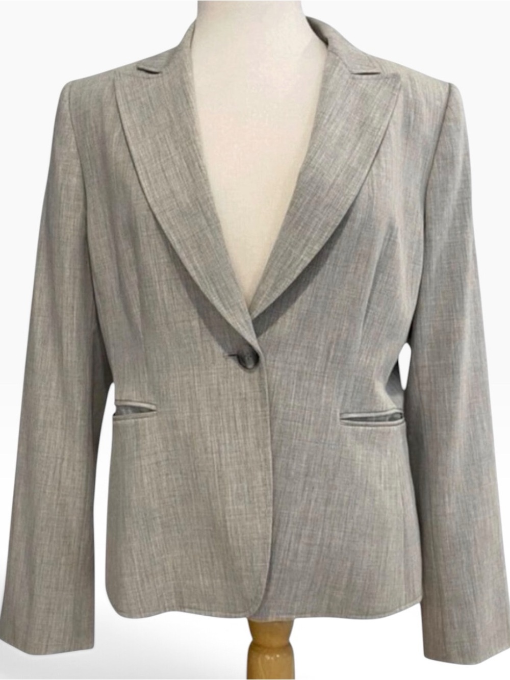 Tahari Arthur S. Levine blazer silver grey pockets feminine career woman size 12